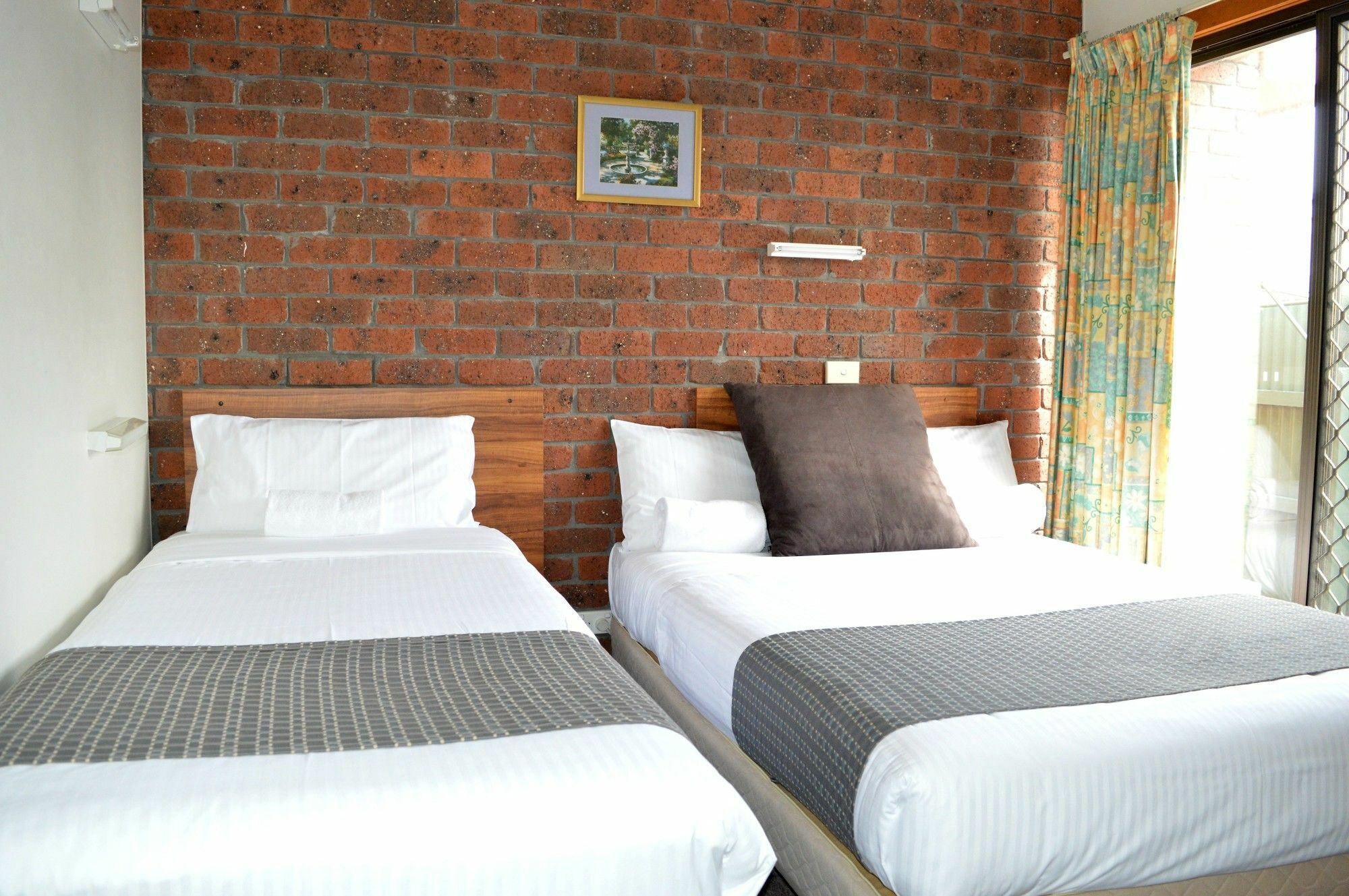 Lakes Jakaranda Holiday Units Лейкс-Энтранс Экстерьер фото